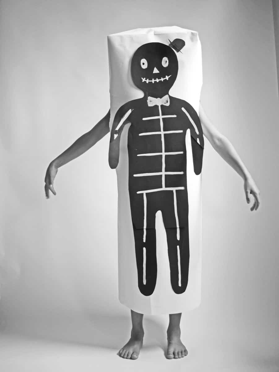 MAKE AN EASY PAPER HALLOWEEN SKELETON COSTUME